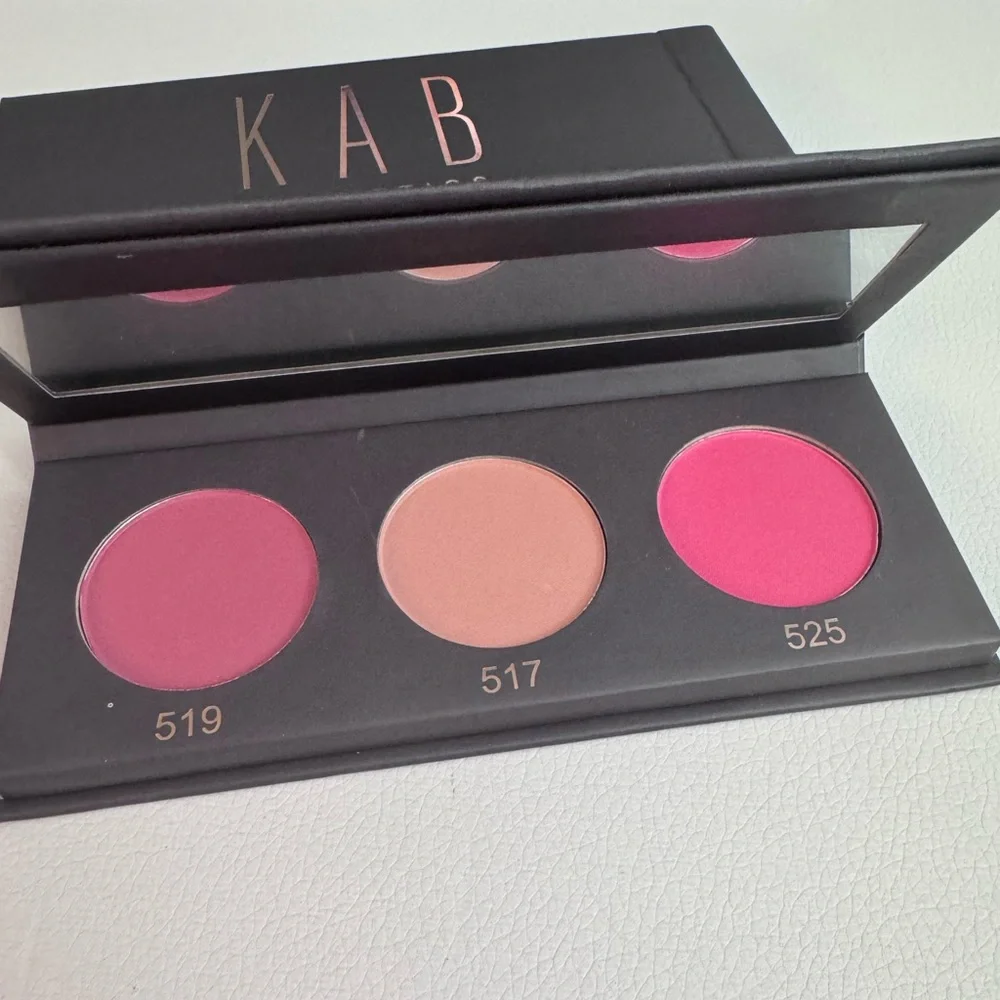 KAB BlushMeUp palette
